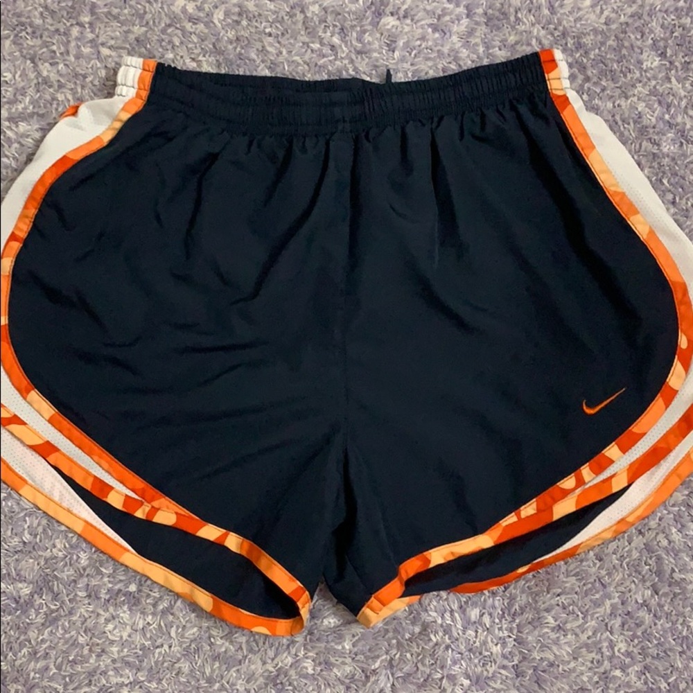 nike size small women’s athletic shorts navy